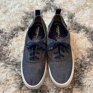 Sperry sneakers like new